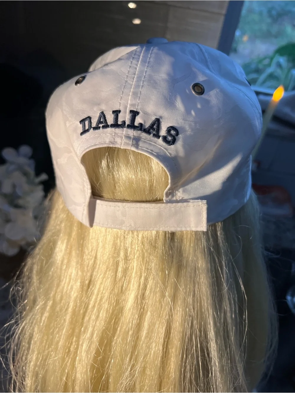 Embroidered White Dallas Cowboys Cap with Navy Logo EXCELLENT condition